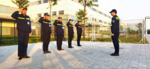 Chuyên nghiệp trong từng thao tác: Huấn luyện nghiệp vụ định kỳ cho nhân viên bảo vệ Saki 1 z7016453378173 115b1b17af465f6e01f921c477d76f07 1